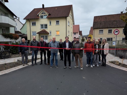Gruppenbild bei der offiziellen Freigabe