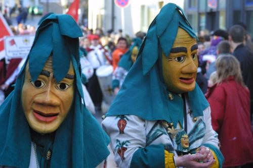 Zwei Kalroben mit Maske