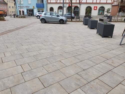 Noch-Parkfläche auf dem Möhlerplatz ohne Markierungen