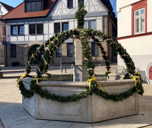 Osterbrunnen am Möhlerplatz